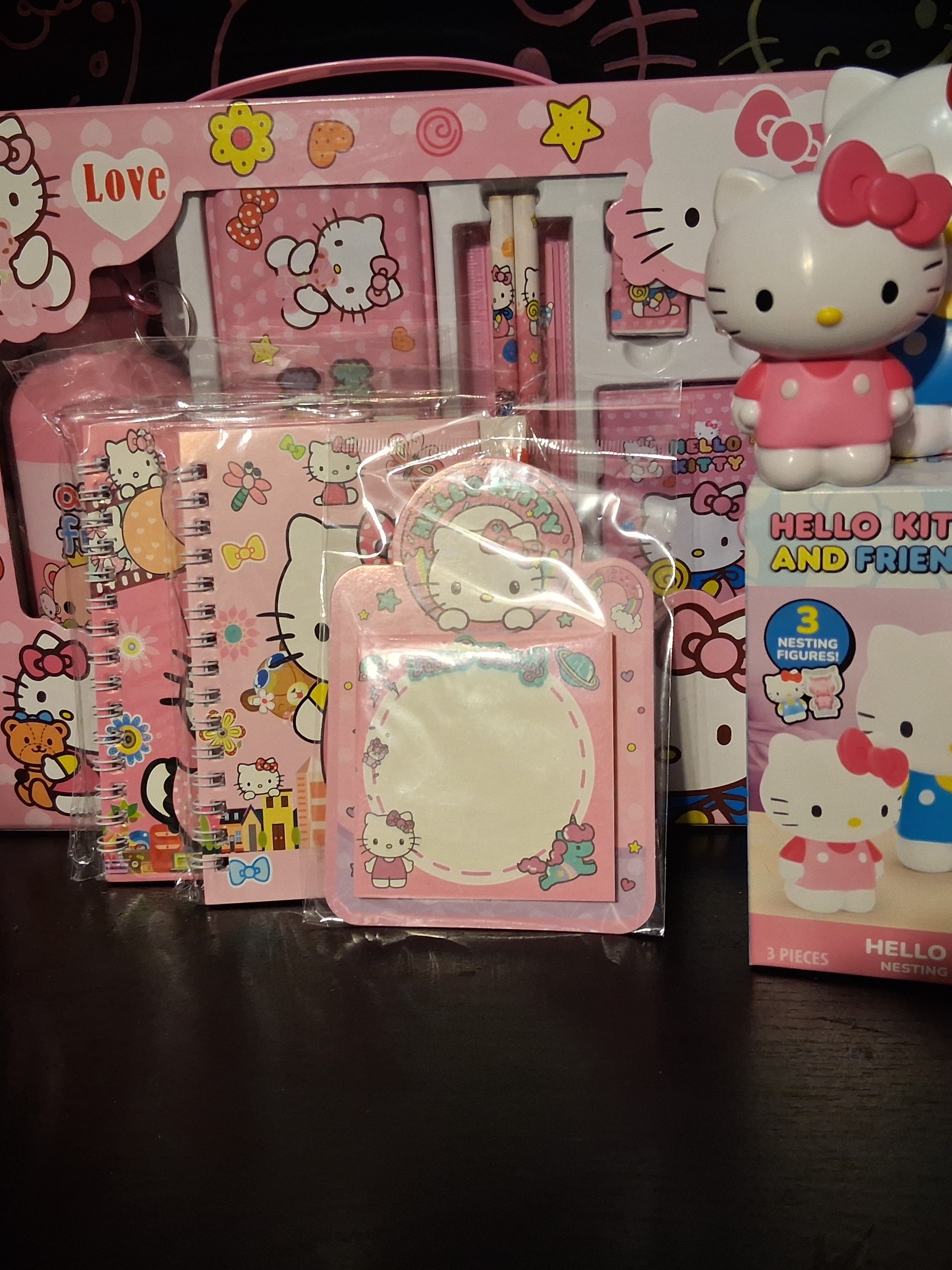 Hello Kitty Pink Stationery Set
